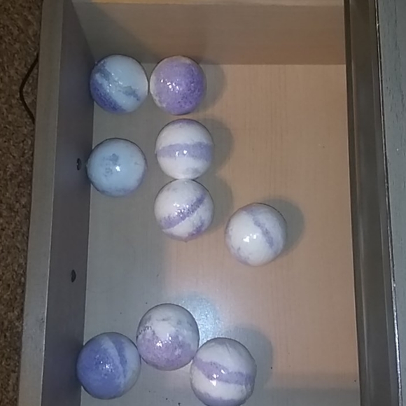 Purple and white Bath bomb - Picture 1 of 2